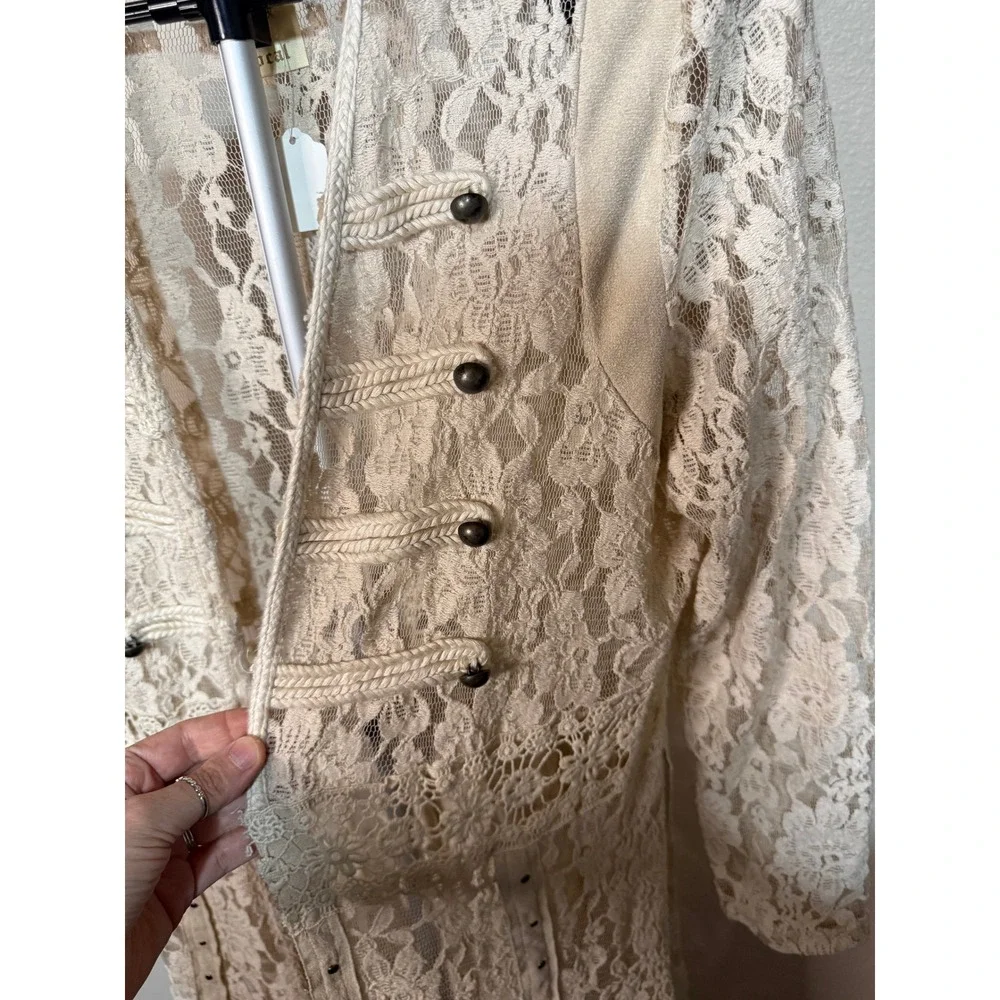 Vocal lace duster